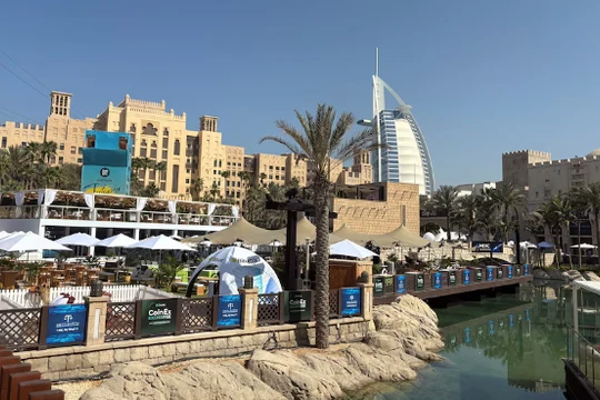Toàn cảnh Madinat Jumeirah, nơi diễn ra hội nghị Token 2049 Crypto tại Dubai. Ảnh: Reuters.