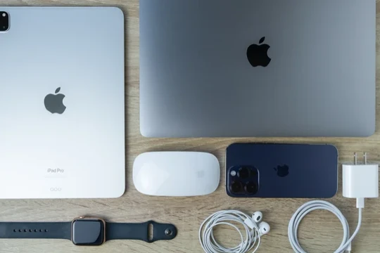 Apple có thể đang tạo ra chiếc thiết bị đeo thông minh tích hợp trí tuệ nhân tạo đầu tiên thực sự đáng dùng. Ảnh: BGR.