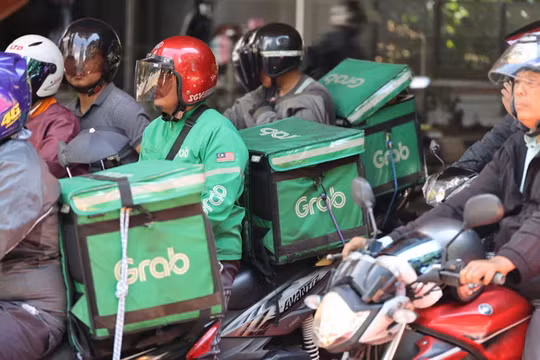 Các tài xế Grab tại Kuala Lumpur. Ảnh: Nikkei Asia.