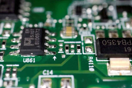 Heli là một nguyên liệu quan trọng trong quy trình sản xuất chip, được sử dụng để làm mát các tấm bán dẫn. Ảnh: Nikkei Asia.