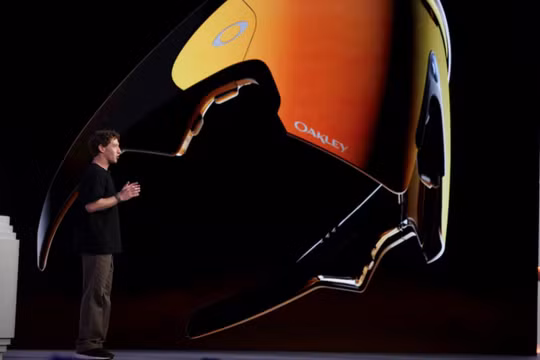 Meta sắp vượt qua Google về doanh thu quảng cáo lần đầu tiên. Ảnh: Reuters.