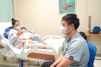 Chó nhà cắn thấu ngực bé trai 3 tuổi và cảnh báo từ sự chủ quan