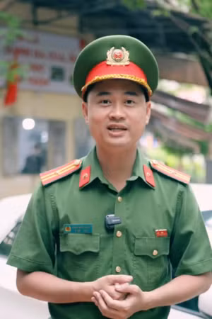 Công an hướng dẫn tài xế cách dừng đỗ xe đúng luật, tránh mất tiền