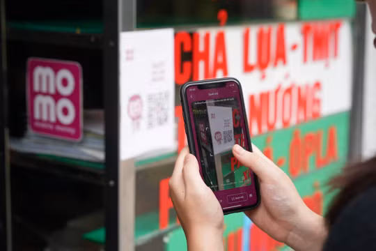 Hết bỡ ngỡ với mã QR, người Việt thực hiện 25 tỷ giao dịch không dùng tiền mặt