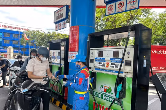 Xăng sinh học E10 chiếm hơn 96% lượng xăng tiêu thụ sau một tháng triển khai