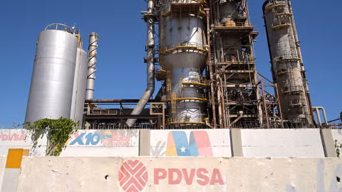 Tổng thống lâm thời Venezuela lên tiếng về thương vụ dầu mỏ lớn nhất lịch sử với Mỹ