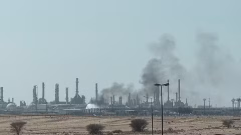 Houthi tấn công tên lửa nhằm vào dinh Tổng thống Yemen khiến 21 người thương vong