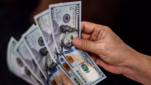 Đồng USD Mỹ giữ vững giá trị bất chấp căng thẳng Mỹ - Iran đẩy giá dầu tăng cao