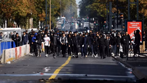 Biểu tình ở Pháp gây ra “thiệt hại nặng nề nhất trong nhiều thập kỷ”, Tổng thống Macron họp khẩn
