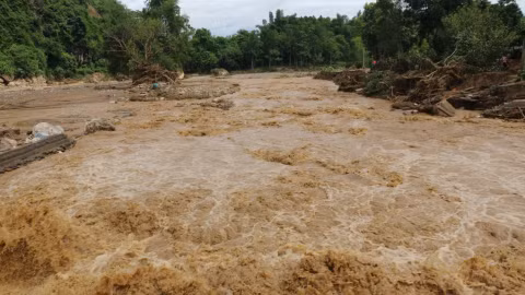 Cảnh báo lũ quét và sạt lở đất tại Nghệ An, Hà Tĩnh do mưa lớn chưa có dấu hiệu hạ nhiệt