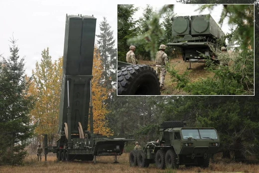 Các bức ảnh mới nhất về tên lửa siêu vượt âm "Dark Eagle" mà Lục quân Mỹ công bố hôm 21/2 rồi vội vã xóa. Ảnh: NetEase.