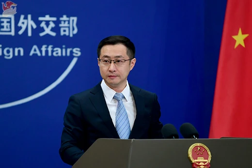 Người phát ngôn Bộ Ngoại giao Trung Quốc Lâm Kiếm tại cuộc họp báo chiều 16/3. Ảnh: BNGTQ.