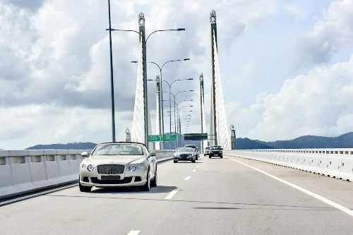 Khách hàng Bentley Hà Nội có cơ hội trải nghiệm Singapore Yacht Show lần thứ 7.