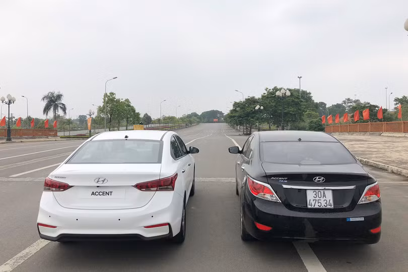 Hyundai Accent thế hệ mới chưa ra mắt, đã lăn bánh trên đường Hà Nội ảnh 2