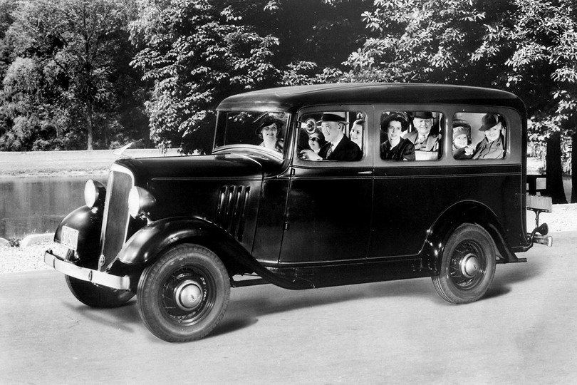 Nhìn lại lịch sử hình thành dòng SUV của Chevrolet ảnh 1