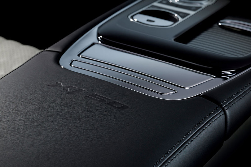 Kỷ niệm 50 năm dòng XJ, Jaguar ra mắt phiên bản đặc biệt XJ50 ảnh 3