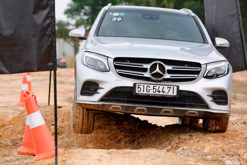 Học viện lái xe an toàn Mercedes-Benz 2018 có gì mới? ảnh 11