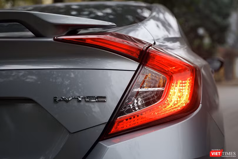 Honda Civic 1.8 E 2018 có xứng với mức giá 758 triệu đồng? ảnh 9