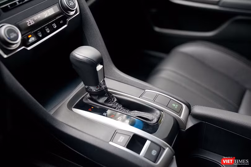 Honda Civic 1.8 E 2018 có xứng với mức giá 758 triệu đồng? ảnh 6