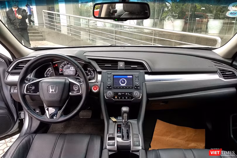 Honda Civic 1.8 E 2018 có xứng với mức giá 758 triệu đồng? ảnh 11
