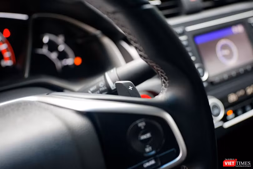 Honda Civic 1.8 E 2018 có xứng với mức giá 758 triệu đồng? ảnh 17