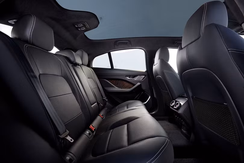 Jaguar I-PACE 2019: Quyết đấu đầu với đối thủ Tesla ảnh 21