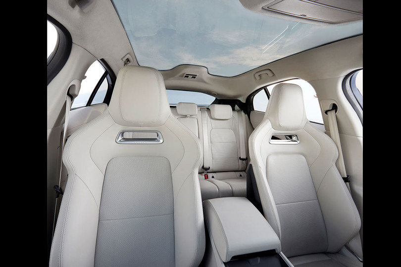 Jaguar I-PACE 2019: Quyết đấu đầu với đối thủ Tesla ảnh 25