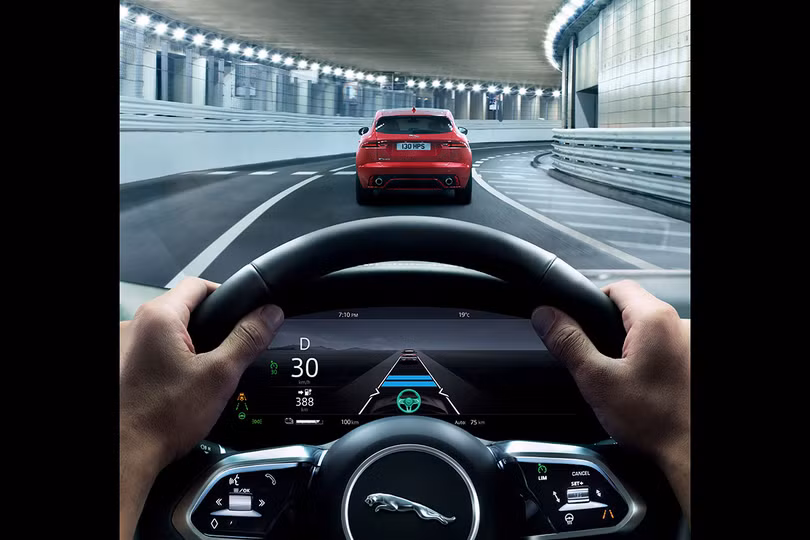 Jaguar I-PACE 2019: Quyết đấu đầu với đối thủ Tesla ảnh 24