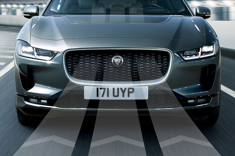 Jaguar I-PACE 2019: Quyết đấu đầu với đối thủ Tesla ảnh 18