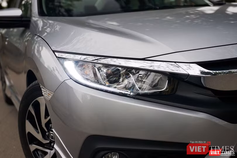 Honda Civic 1.8 E 2018 có xứng với mức giá 758 triệu đồng? ảnh 8