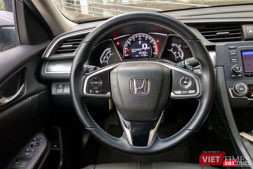 Honda Civic 1.8 E 2018 có xứng với mức giá 758 triệu đồng? ảnh 12