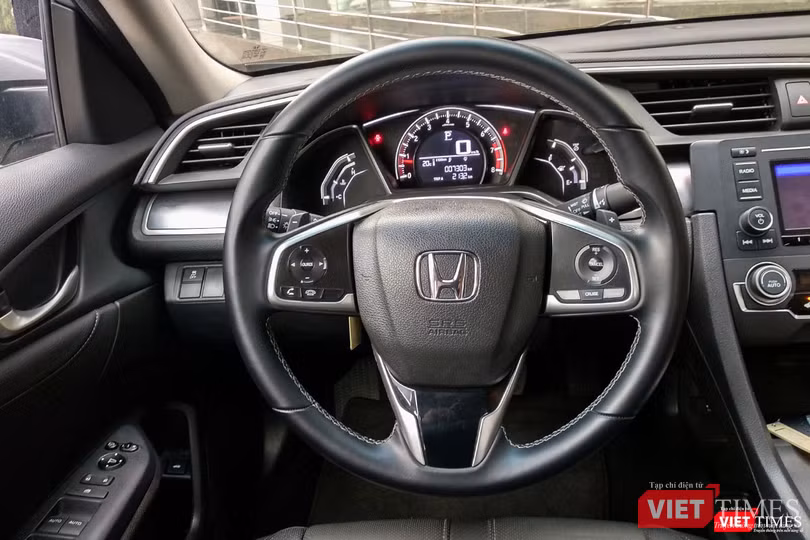 Honda Civic 1.8 E 2018 có xứng với mức giá 758 triệu đồng? ảnh 12