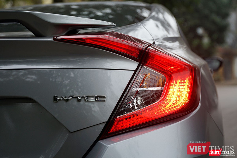 Honda Civic 1.8 E 2018 có xứng với mức giá 758 triệu đồng? ảnh 9