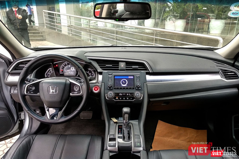 Honda Civic 1.8 E 2018 có xứng với mức giá 758 triệu đồng? ảnh 11