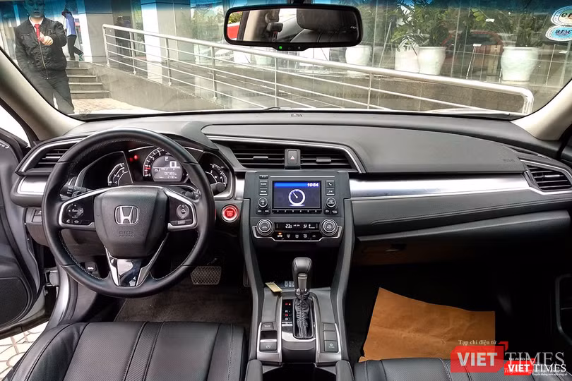 Honda Civic 1.8 E 2018 có xứng với mức giá 758 triệu đồng? ảnh 11