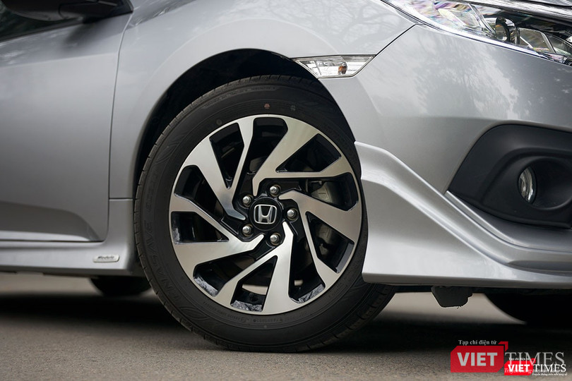 Honda Civic 1.8 E 2018 có xứng với mức giá 758 triệu đồng? ảnh 10