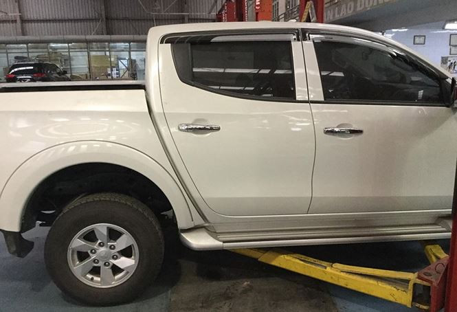 Chiếc Mitsubishi Triton một cầu số tự động bị lỗi động cơ của khách hàng Nguyễn Công Luận ở Quảng Ninh