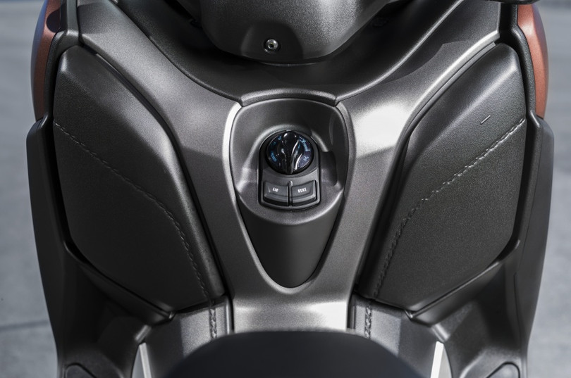 Yamaha X-Max 250 2018 chính thức có giá bán từ 145 triệu đồng ảnh 11