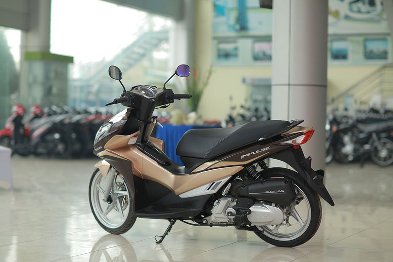 Đến giờ quà của Suzuki Việt Nam mới tới tay tuyển thủ Quang Hải ảnh 3