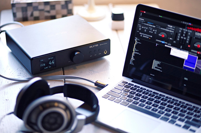 Khi các tín đồ của tai nghe đã hiểu rõ vai trò tối quan trọng của amp/DAC, các sản phẩm đẳng cấp cũng xuất hiện ngày một dày đặc từ khắp mọi nơi trên thế giới. Chord Electronics, Aune và Burson là một vài tên tuổi toàn cầu trong cuộc đua amp/DAC đang ngày một khốc liệt.