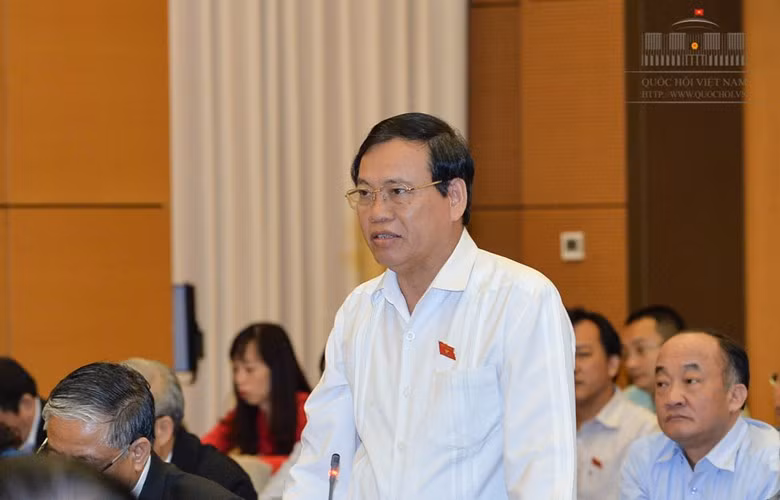 Ông Kim không tin vào con số 3.887 người luân chuyển, chuyển đổi công tác như trong báo cáo. Ông cho rằng việc luân chuyển công tác vừa qua làm không tốt, tạo điều kiện cho những người ở vị trí đó 