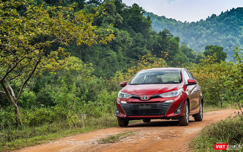 Toyota Việt Nam hiện chưa có động thái giảm giá chính thức nhưng các đại lý đã chủ động giảm giá các dòng xe lắp ráp để kích cầu trong dịp Tết Nguyên dán đang cận kề. (Ảnh: Ngô Minh)