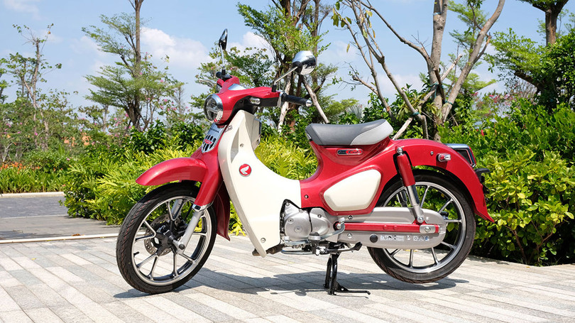 Honda Việt Nam không đặt nặng mục tiêu doanh số đối với Super Cub C125 mà chỉ tập trung vào một lượng khách hàng dư dả tài chính (Ảnh: Wicky Nguyễn) 
