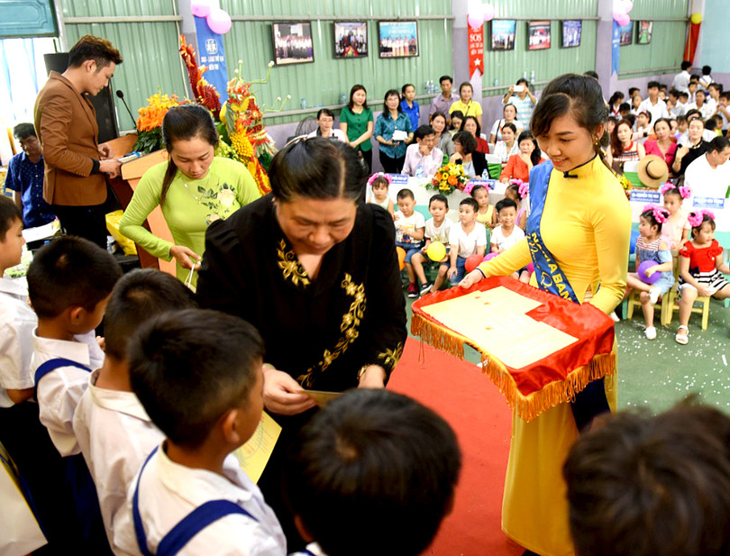 Nam A Bank mang niềm vui Trung thu đến các em nhỏ toàn quốc ảnh 3