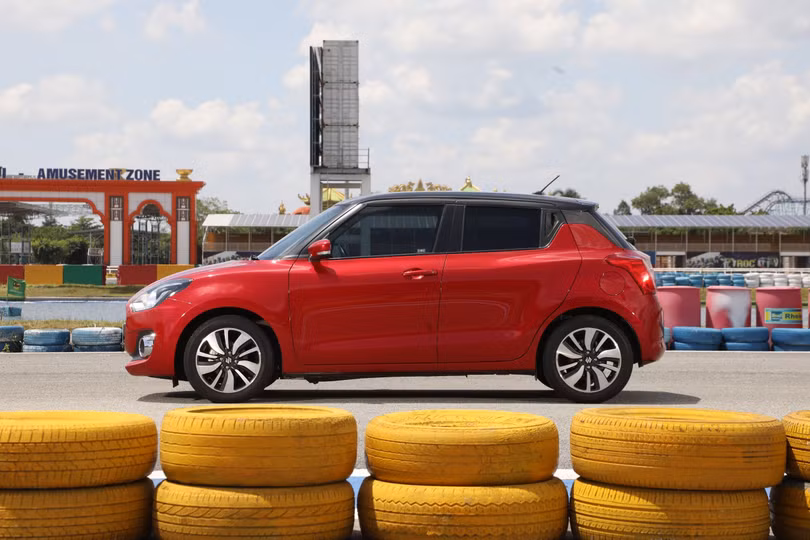 “Mẫu xe toàn cầu" Suzuki Swift sở hữu bộ khung gầm HEARTECT trọng lượng nhẹ, giúp giảm tiêu hao nhiên liệu tối đa trong mọi hành trình “Mẫu xe toàn cầu" Suzuki Swift sở hữu bộ khung gầm HEARTECT trọng lượng nhẹ, giúp giảm tiêu hao nhiên liệu tối đa trong mọi hành trình