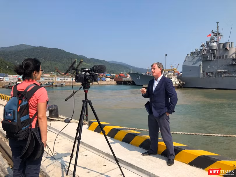 Tàu sân bay USS Carl Vinson