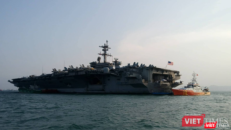  “Đột nhập” siêu tàu sân bay USS Carl Vinson tại Đà Nẵng ảnh 2