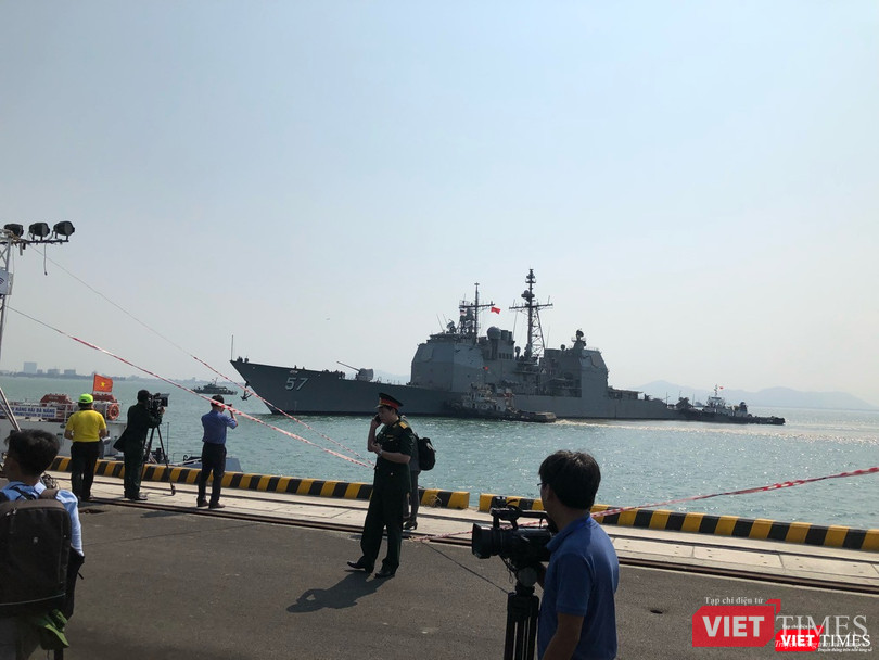 Chiêm ngưỡng tàu sân bay Mỹ USS Carl Vinson đang neo đậu ở Cảng Tiên Sa ảnh 8