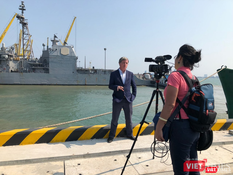 Chiêm ngưỡng tàu sân bay Mỹ USS Carl Vinson đang neo đậu ở Cảng Tiên Sa ảnh 10