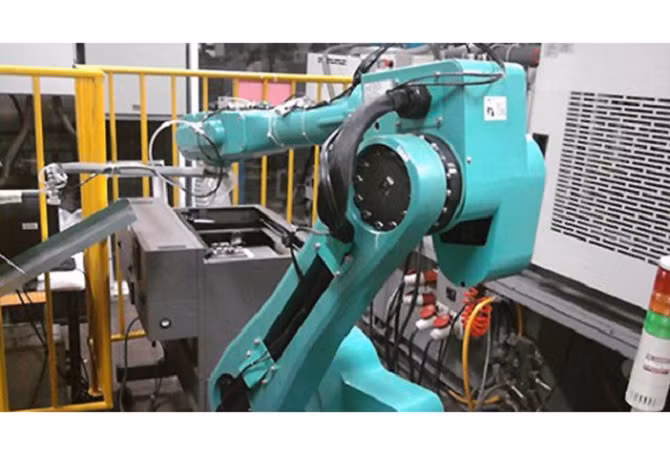 Foxconn dự định dùng robot thay thế toàn bộ công nhân